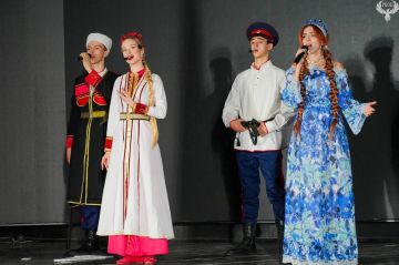 Виктор Водолацкий: В День защитника Отечества вокальный ансамбль Луганского кадетского корпуса принял участие в большом патриотическом концерте