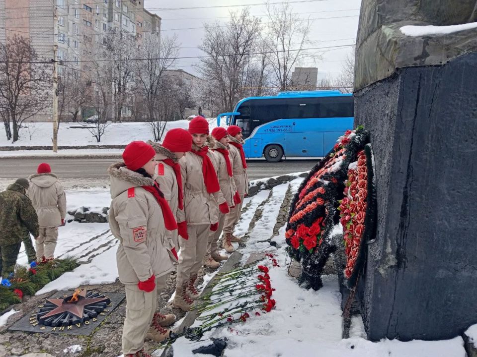 Юнармейцы Брянковского колледжа ЛГПУ почтили память героев