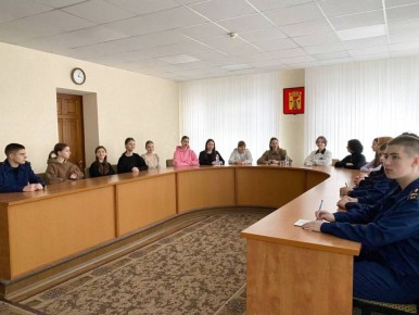 В Администрации города Луганска состоялась важная встреча — дан официальный старт второму сезону городского патриотического проекта «Хранители Наследия»