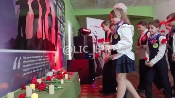 Уголок памяти героев Луганщины с интерактивной «звездой» создан в Луганском учебно-воспитательном комплексе «Интеллект»