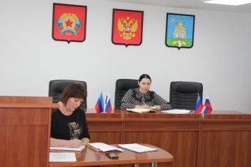 Юлия Кожухарь: Сегодня в Администрации Новопсковского муниципального округа состоялось внеочередное заседание комиссии по чрезвычайным ситуациям, в ходе которого обсудили текущую обстановку в населённых пунктах, находящихся...