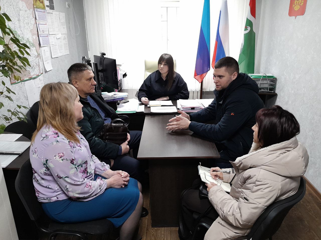 Сегодня в Администрации Беловодского муниципального округа прошла рабочая встреча с директором центра «Мой бизнес ЛНР» Филиппом Дробиняком