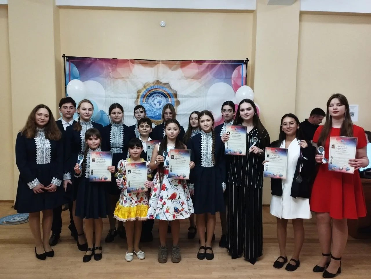 Стахановские вокалисты среди победителей международного конкурса