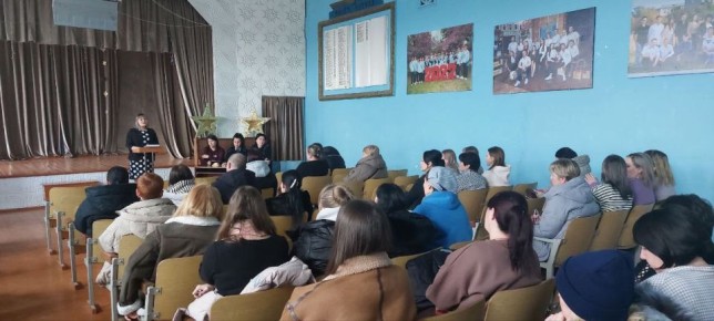 Сотрудники ОГИБДД «Свердловский» приняли участие в общешкольном родительском собрании гимназии №1