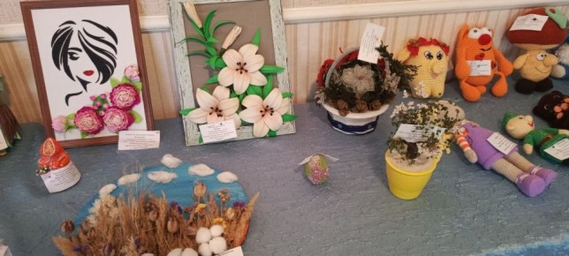 24 февраля 2026 года в Ровеньковском детском центре научно-технического творчества состоялось открытие городского этапа республиканской выставки-конкурса «Люблю тебя, мой край родной»