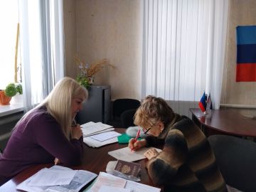 Специалисты центра социальной защиты населения провели выездной прием