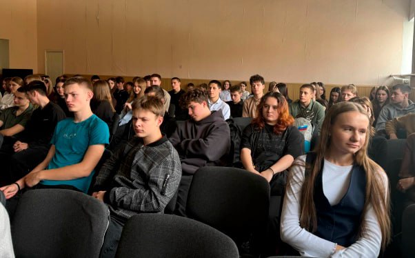 В Антрацитовском муниципальном округе активно реализуется серия мероприятий, направленных на профориентацию и профилактику