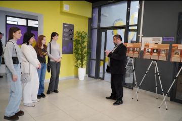 Студенты Антрацитовского медколледжа во время пребывания в Калмыкии посетили Дом молодежи им. Б.Б. Городовикова