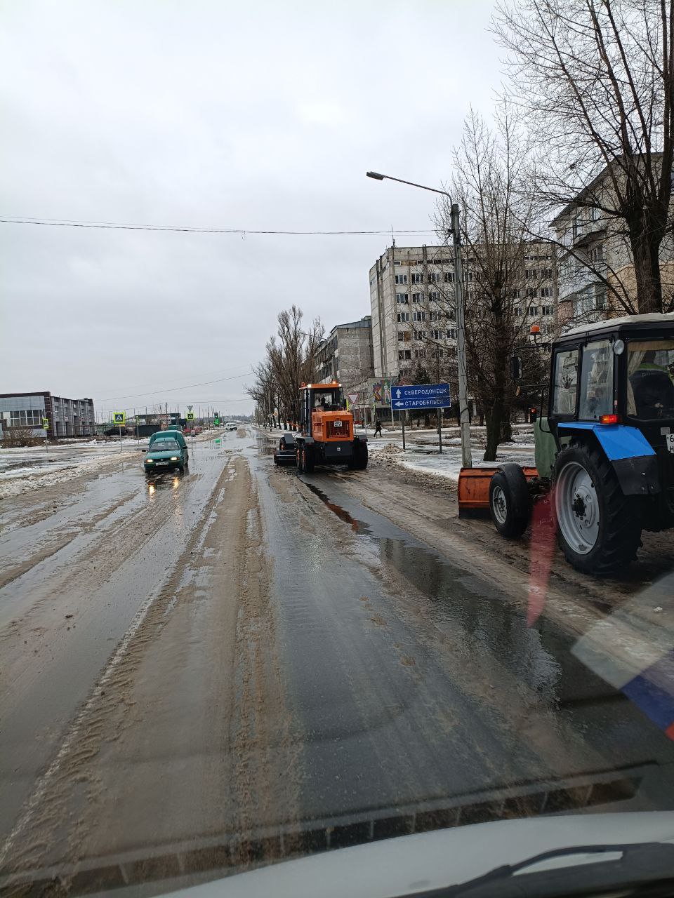 МУП «ДЭП города Рубежное» продолжает активно работать, чтобы наши улицы оставались чистыми и безопасными