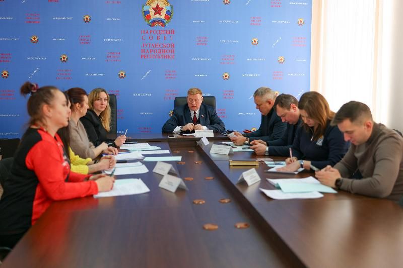 Члены Комитета по аграрной политике обсудили с представителями Министерства сельского хозяйства и продовольствия ЛНР ряд актуальных вопросов