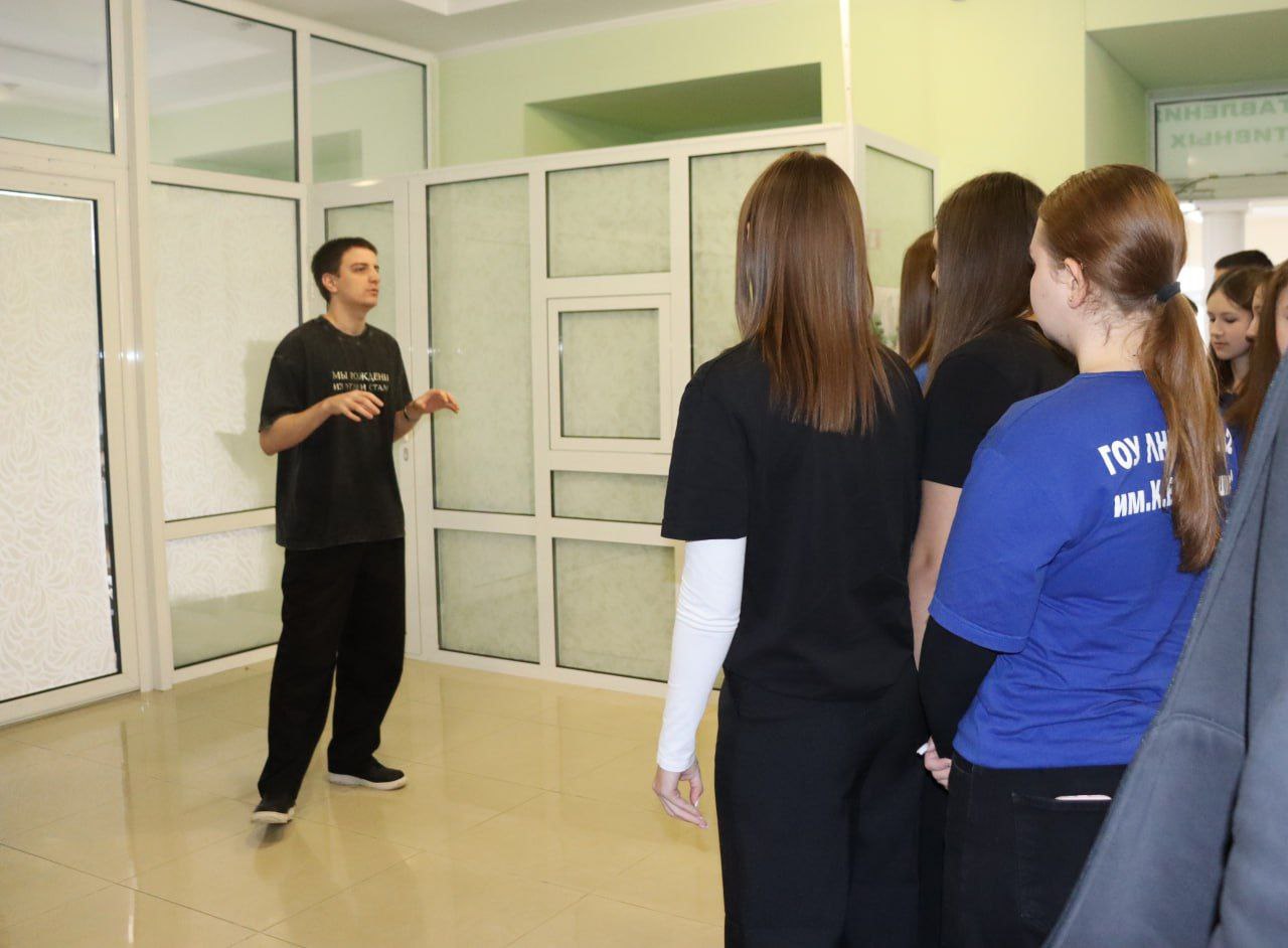 В Администрации прошла встреча Министра молодежной политики ЛНР Михаила Голубовича с представителями местной молодежи