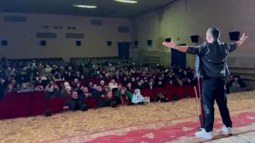 Артисты из Башкирии дали концерт для жителей г. Петровское