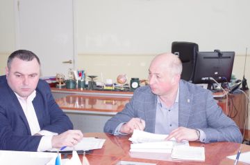 Сергей Крамаренко: Провел рабочее совещание по реализации программ формирования современной городской среды в 2026 году