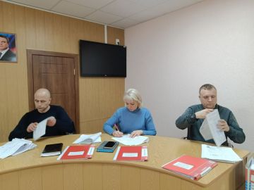 Сегодня Глава городского округа муниципальное образование городской округ город Ровеньки Луганской Народной Республики Андрей Викторович Рубанцов провел заседание призывной комиссии, которое состоялось в Администрации...