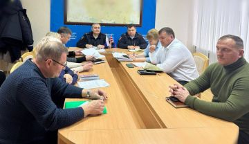 Сотрудники ОГИБДД ОМВД России «Краснолучский» приняли участие в заседании комиссии по безопасности дорожного движения