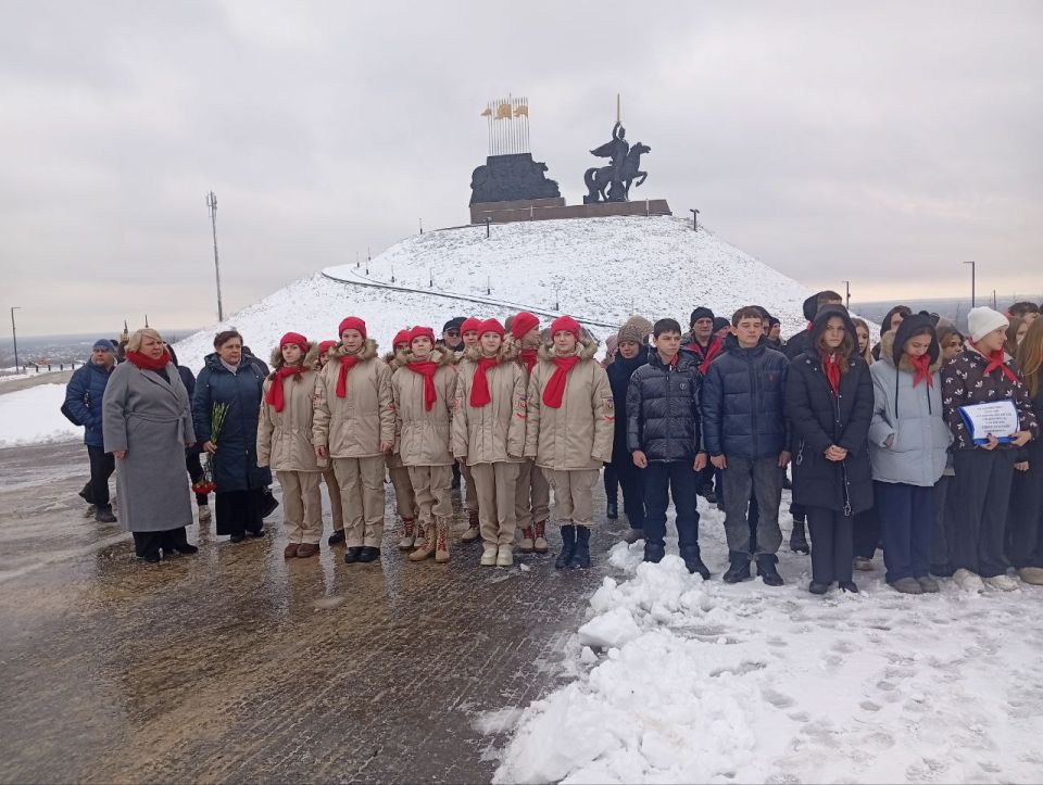 Альберт Зинченко: 26 февраля 2026 года у памятника Князю Игорю состоялось торжественное мероприятие - митинг и церемония возложения цветов, приуроченные к знаменательной дате — четвертой годовщине освобождения Станицы...