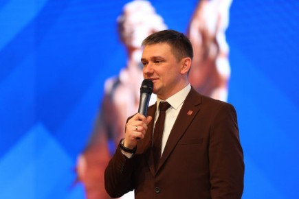 Александр Ермоленко от лица Народного Совета поздравил сотрудников и студентов ЛГПУ со 105-летием вуза