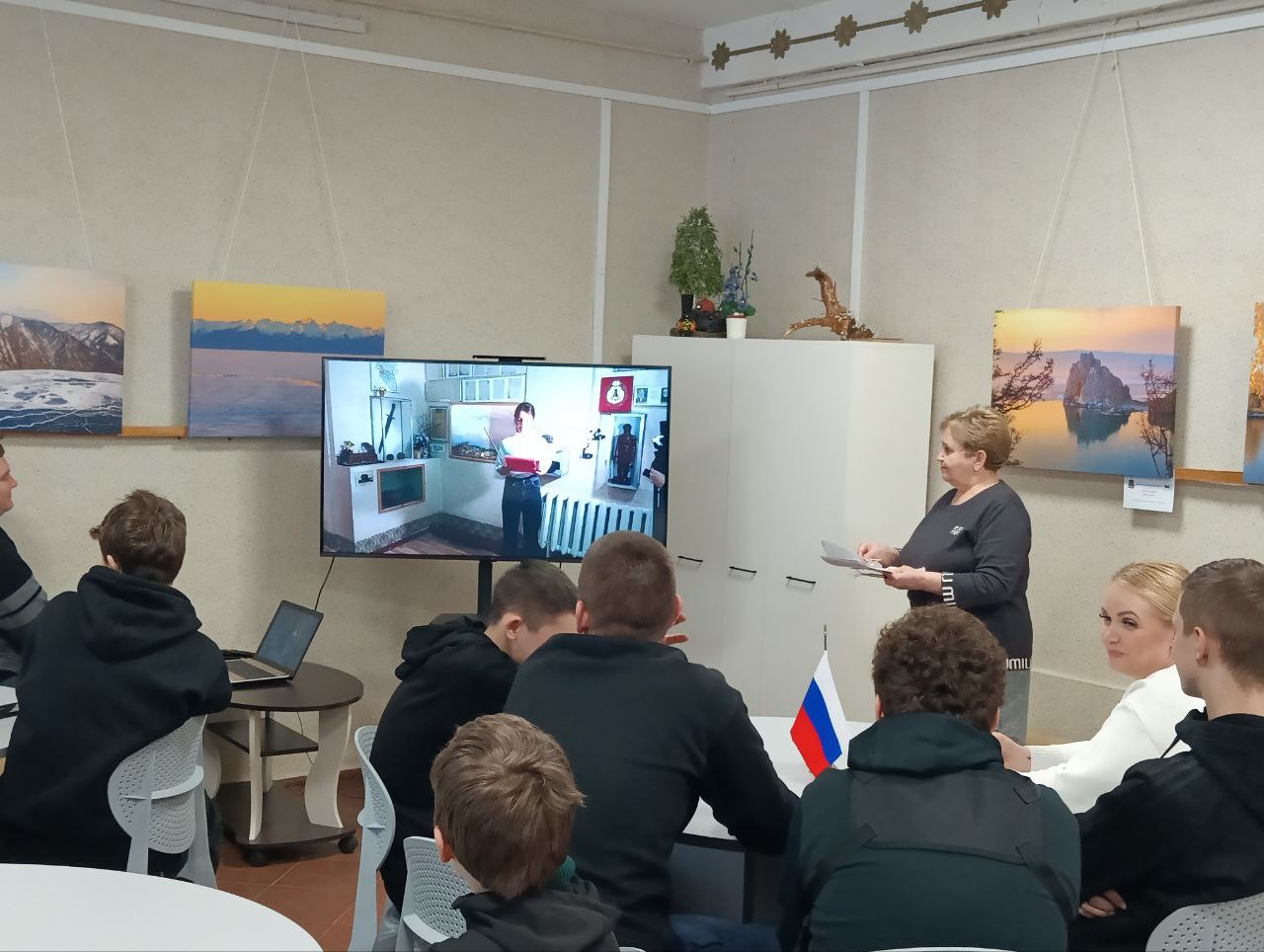 В Кировском историко-художественном музее состоялось очередное заседание краеведческого клуба «Юные экскурсоводы»