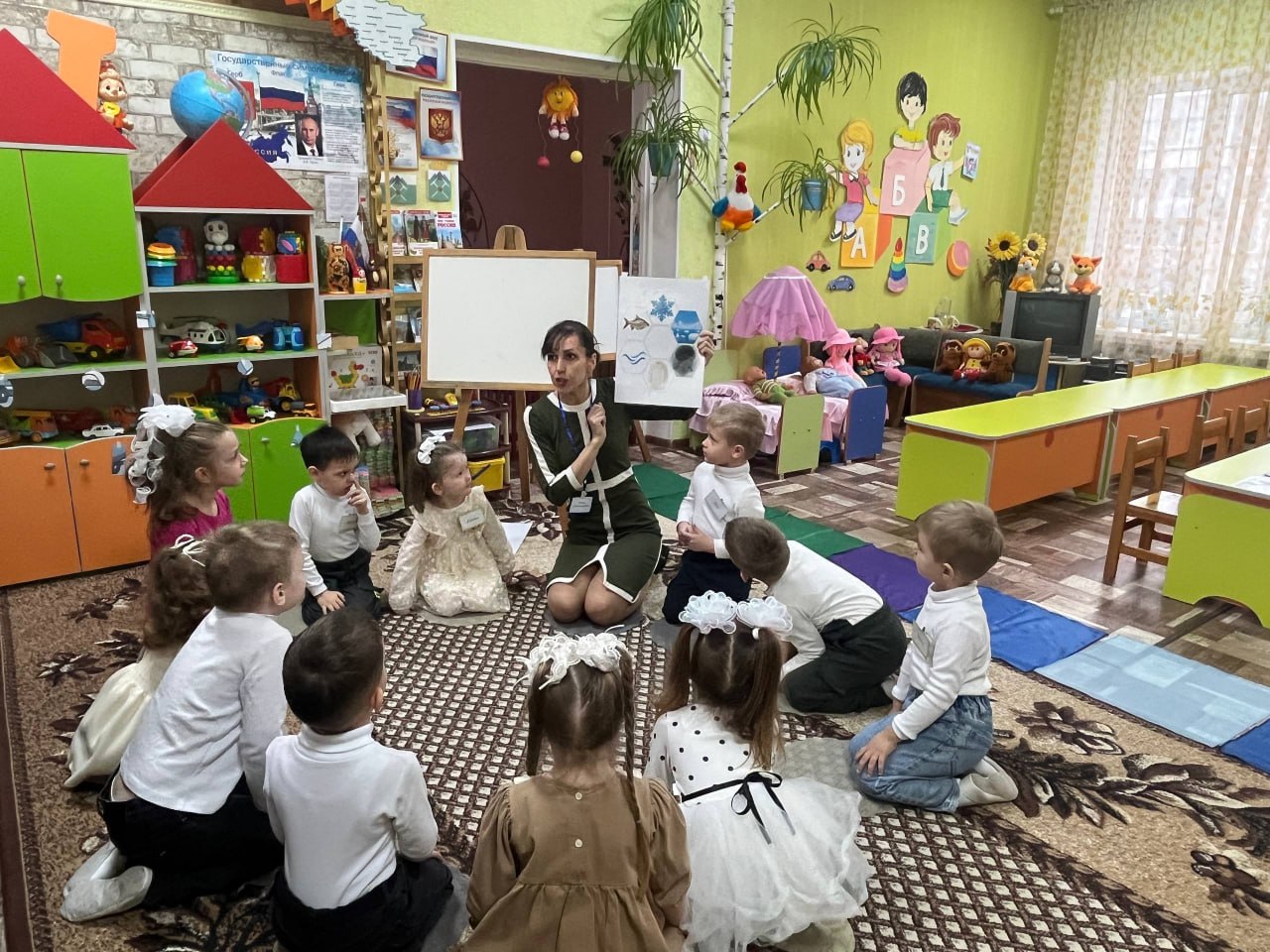 Брянка выбирает лучшего воспитателя года!