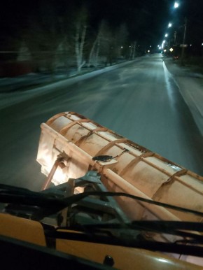 Андрей Рубанцов: Ровеньковские коммунальщики с раннего утра работают над обеспечением безопасного дорожного движения