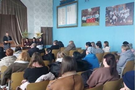 Сотрудники ОГИБДД «Свердловский» приняли участие в общешкольном родительском собрании в Свердловском УВК №1