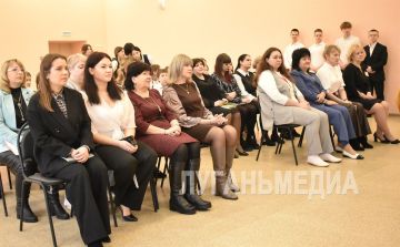 Педагоги Брянки соревнуются за звания «Учитель года» и «Воспитатель года»