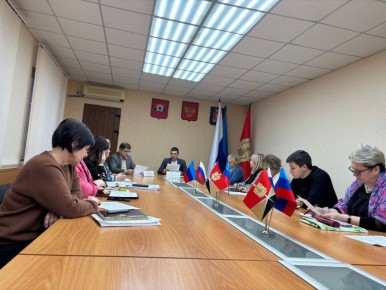 Председатель Совета городского округа город Алчевск Роман Лысенко принял участие в заседание комиссии по проведению конкурсного отбора инициативных проектов на территории города Алчевск