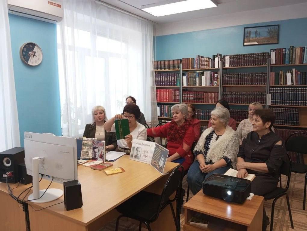 Перевальчане и оренбуржцы отметили юбилей советского поэта