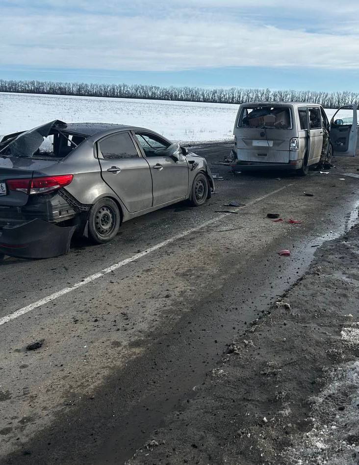 Сегодня вечером БПЛА ВСУ атаковал две машины волонтёров в Марковском округе