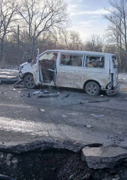 Дрон ВСУшников атаковал гражданские автомобили в Марковском округе