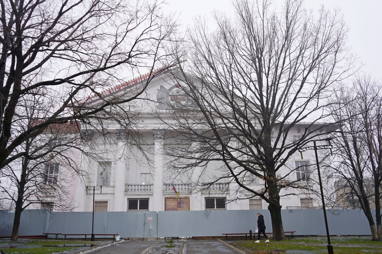 Дом культуры обретает новую жизнь: в Комсомольском клубе кипит масштабная стройка