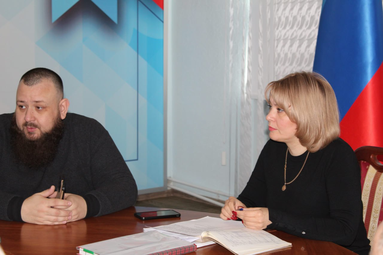 Сегодня временно исполняющий полномочия Главы Краснодонского муниципального округа Анна Гончарова провела расширенное аппаратное совещание с руководителями структурных подразделений Администрации, начальниками отделов и...