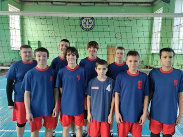 С 26 по 27 февраля команда волейболистов Краснолучской детско-юношеской спортивной школы № 2 принимала участие в Первенстве ЛНР по волейболу среди мальчиков 2012 года рождения и младше в городе Луганск
