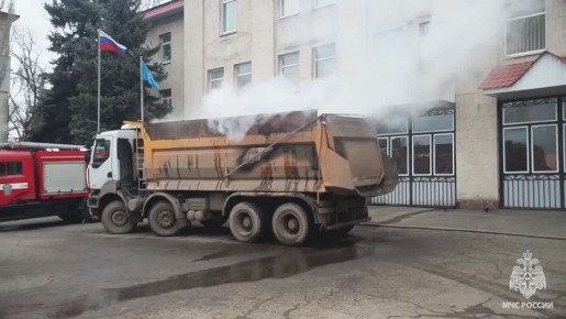 Полыхающий мусоровоз пронёсся по улицам Луганска