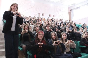 В Стахановском колледже обсудили развитие молодёжных инициатив