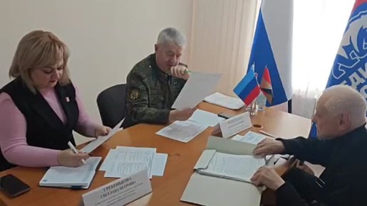 Светлана Гребенькова: В рамках региональной недели провели прием граждан совместно с депутатом Государственной Думы Федерального Собрания Российской Федерации, членом Генерального Совета партии "Единая Россия" - Виктором...