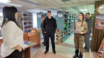 Федерация бокса Тюменской области передала в библиотеку Краснодона новые книги