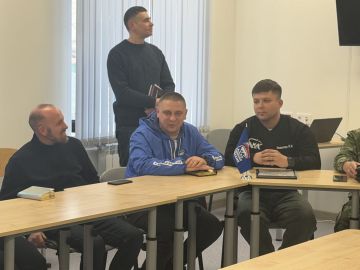 Северодонецкие единороссы провели встречу молодежи с участниками и свидетелями "Русской весны"