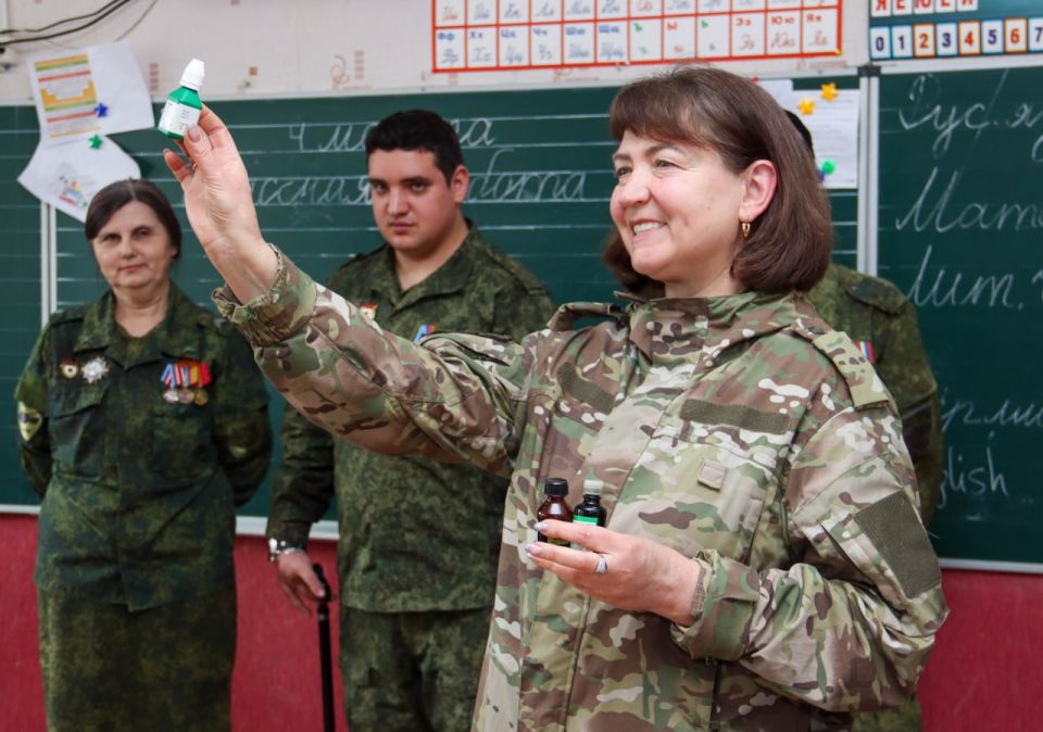 Женщины-ветераны рассказали школьникам о боевом пути