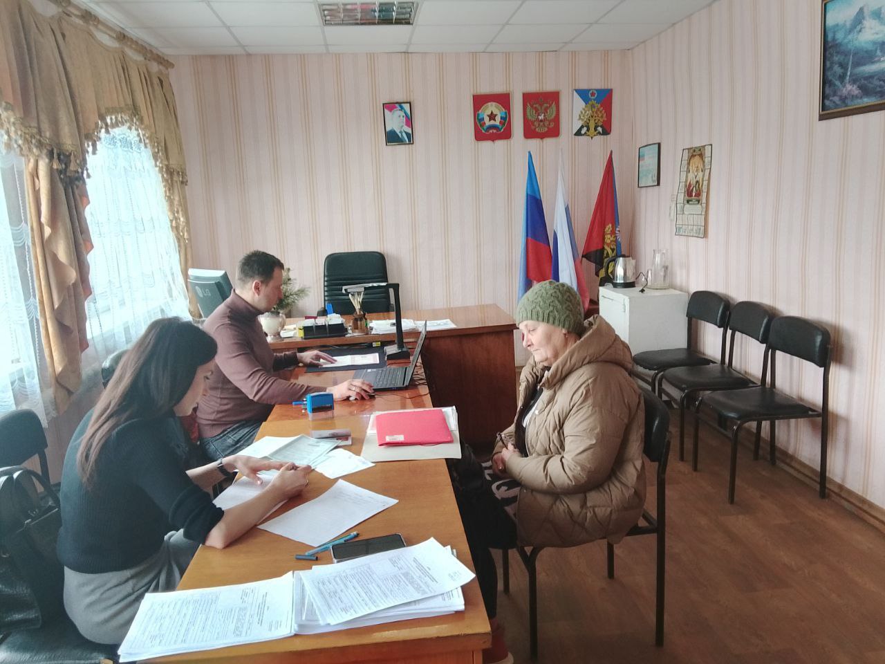 Андрей Рубанцов: В отделе жизнеобеспечения села Благовка Администрации городского округа город Ровеньки специалисты Росткадастра г. Луганска провели выездной прием граждан