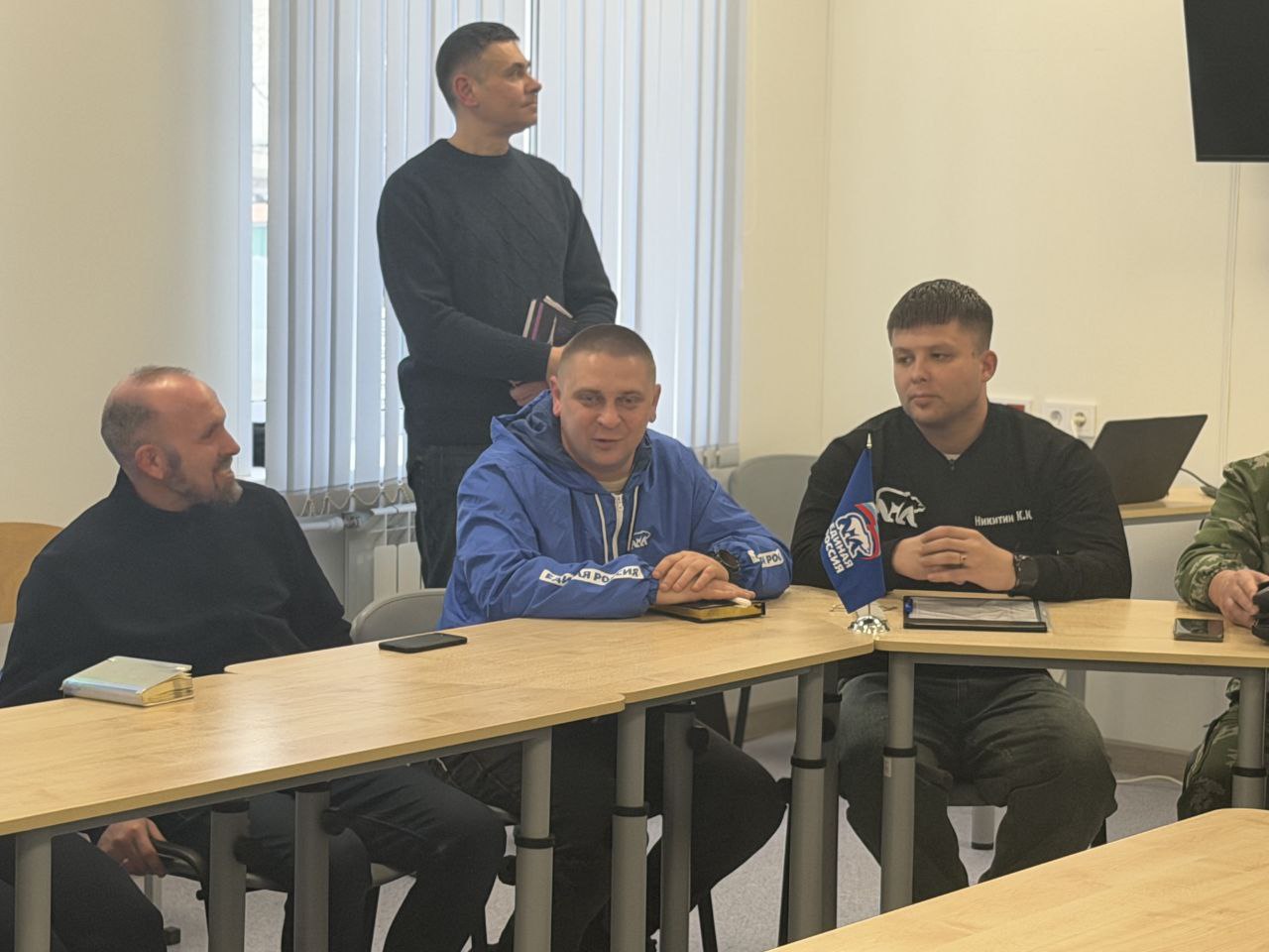 Северодонецкие единороссы провели встречу молодежи с участниками и свидетелями "Русской весны"