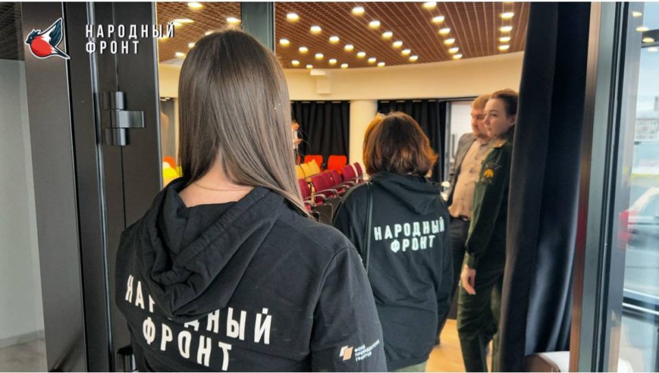 Молодёжка НФ на «Диалогах с героинями»!