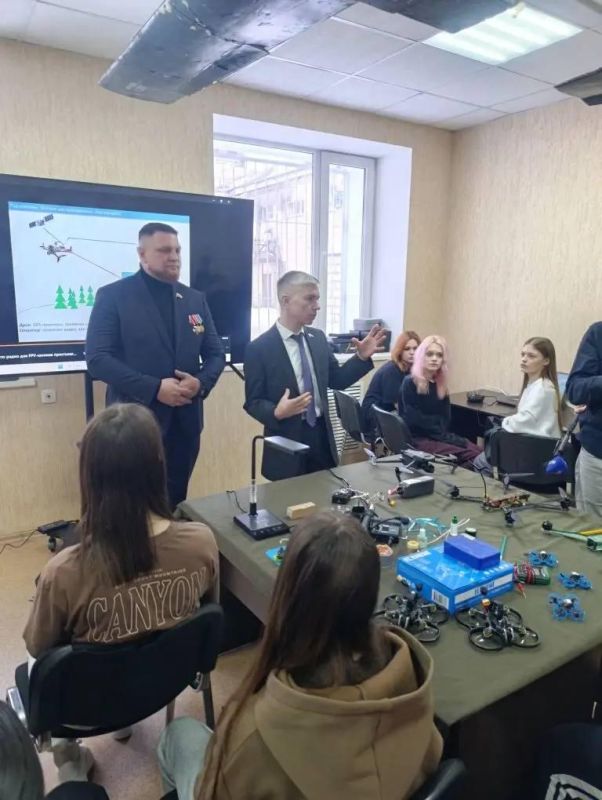 Дроны для СВО, проверка школ и приемы граждан: «Единая Россия» проводит региональную неделю