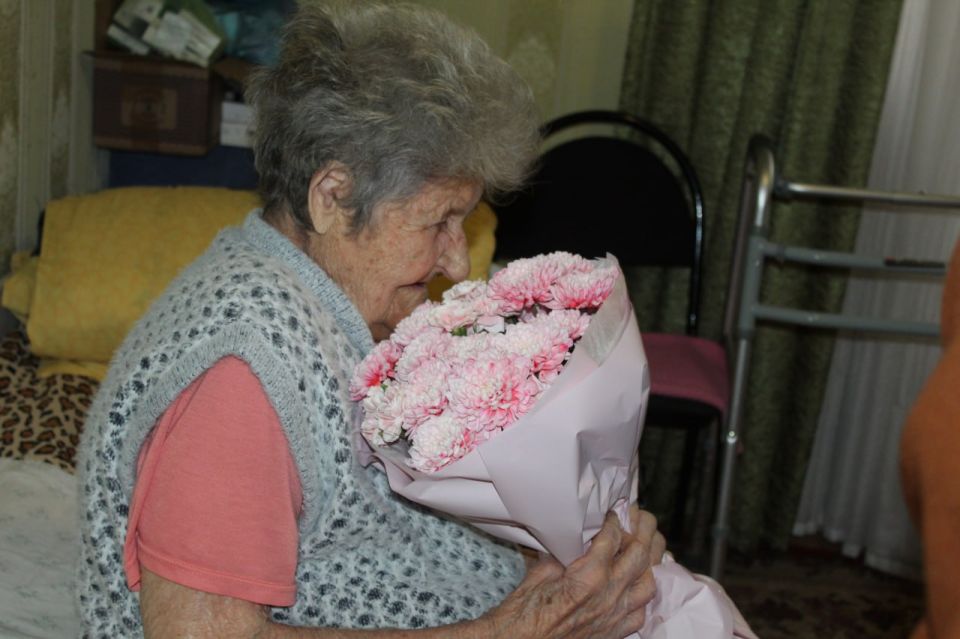 Юлия Кожухарь: В преддверии Международного женского дня — 8 Марта, вместе с коллегами посетили пункты временного размещения граждан, вынужденно покинувших свои дома