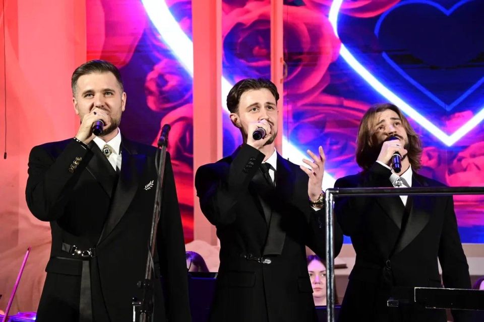 В преддверии Международного женского дня в Луганской академической филармонии состоялась премьера концертной программы «Сад счастливых мгновений»