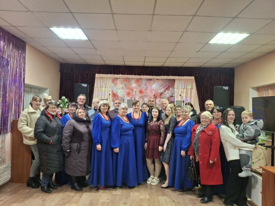 Весенний букет поздравлений для прекрасных дам Марсовского ДК