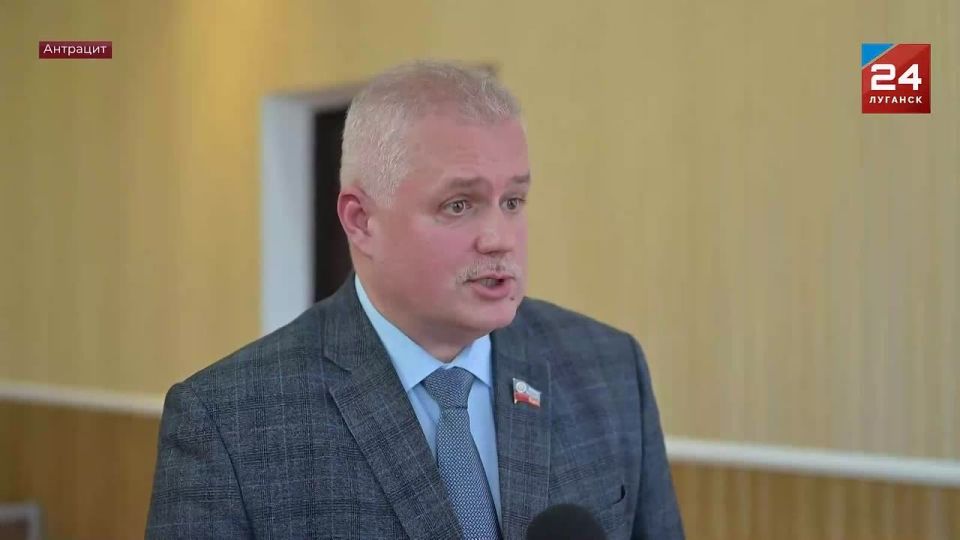 Конкурсы, подарки и цветы: как в ЛНР отметили Международный женский день