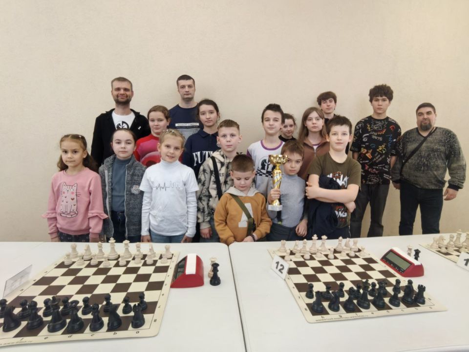 7 марта в Луганске состоялся товарищеский матч по быстрым шахматам между двумя клубами Донбасса: «Донецкая Каисса» (Донецк, ДНР) и «Академия Шахмат» (Луганск, ЛНР)