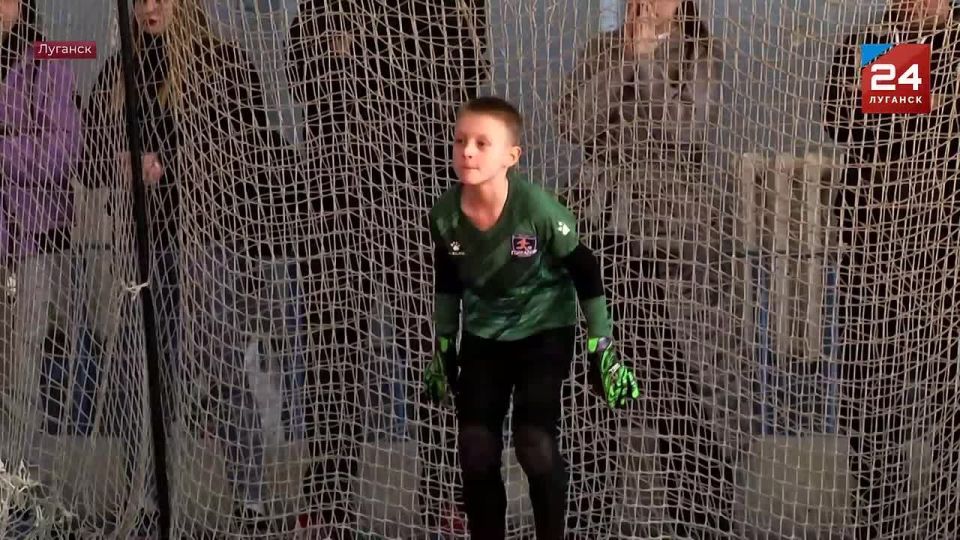 Кубки, медали и эмоции: в Луганске состоялось первенство по мини-футболу