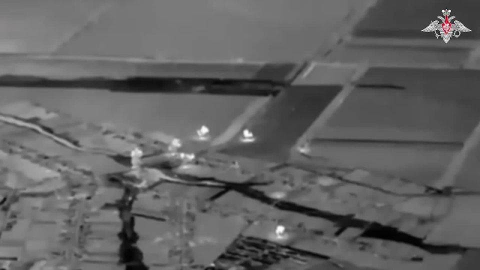 Артиллеристы ВС РФ накрыли плотным огнём район размещения подразделений и огневых средств ВСУ в Запорожской области